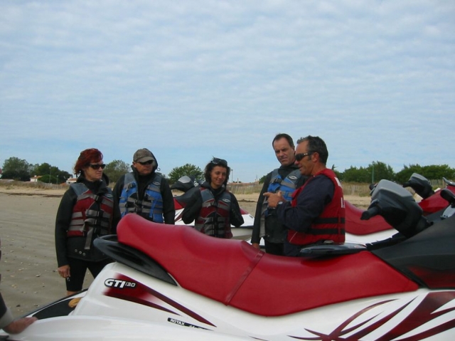  Briefing antes de la salida en jet ski con Re Glisse 